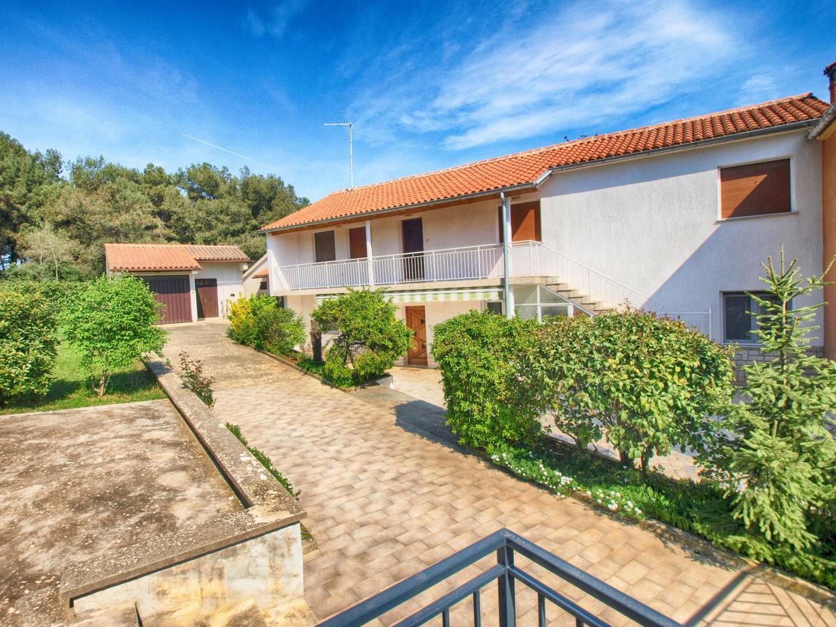 Apartment Alma 1600 Pula Exterior foto